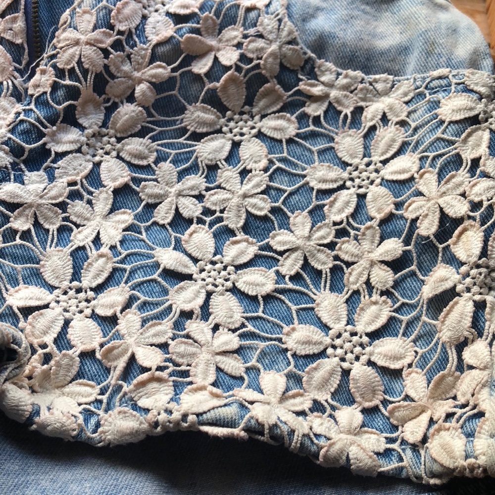 Shorts - Picture 3 of 4